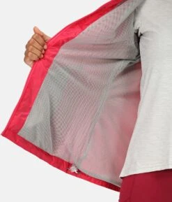 Regatta Corinne IV Waterdichte Opbergbare Jas - Outdoorjas - Vrouwen - Cerise 15 Regatta Corinne IV Waterdichte Opbergbare Jas - Outdoorjas - Vrouwen - Cerise -Bol 1027x1200