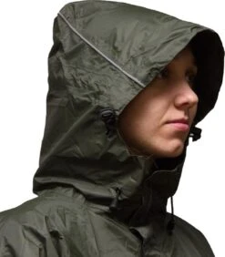 LOWLAND OUTDOOR® Wandelponcho - 100% Waterdicht (10.000mm) - Ademend (8.000g/M²) PFAS Vrij! Medium -Bol 1050x1200 1