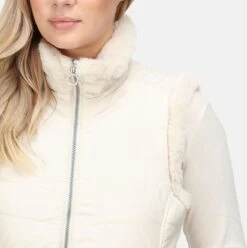 De Regatta Winslow Baffle Bodywarmer - Outdoorbodywarmer - Dames - GeÃ¯soleerd - Waterafstotend - Room Wit -Bol 1197x1200