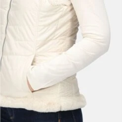 De Regatta Winslow Baffle Bodywarmer - Outdoorbodywarmer - Dames - GeÃ¯soleerd - Waterafstotend - Room Wit -Bol 1200x1197
