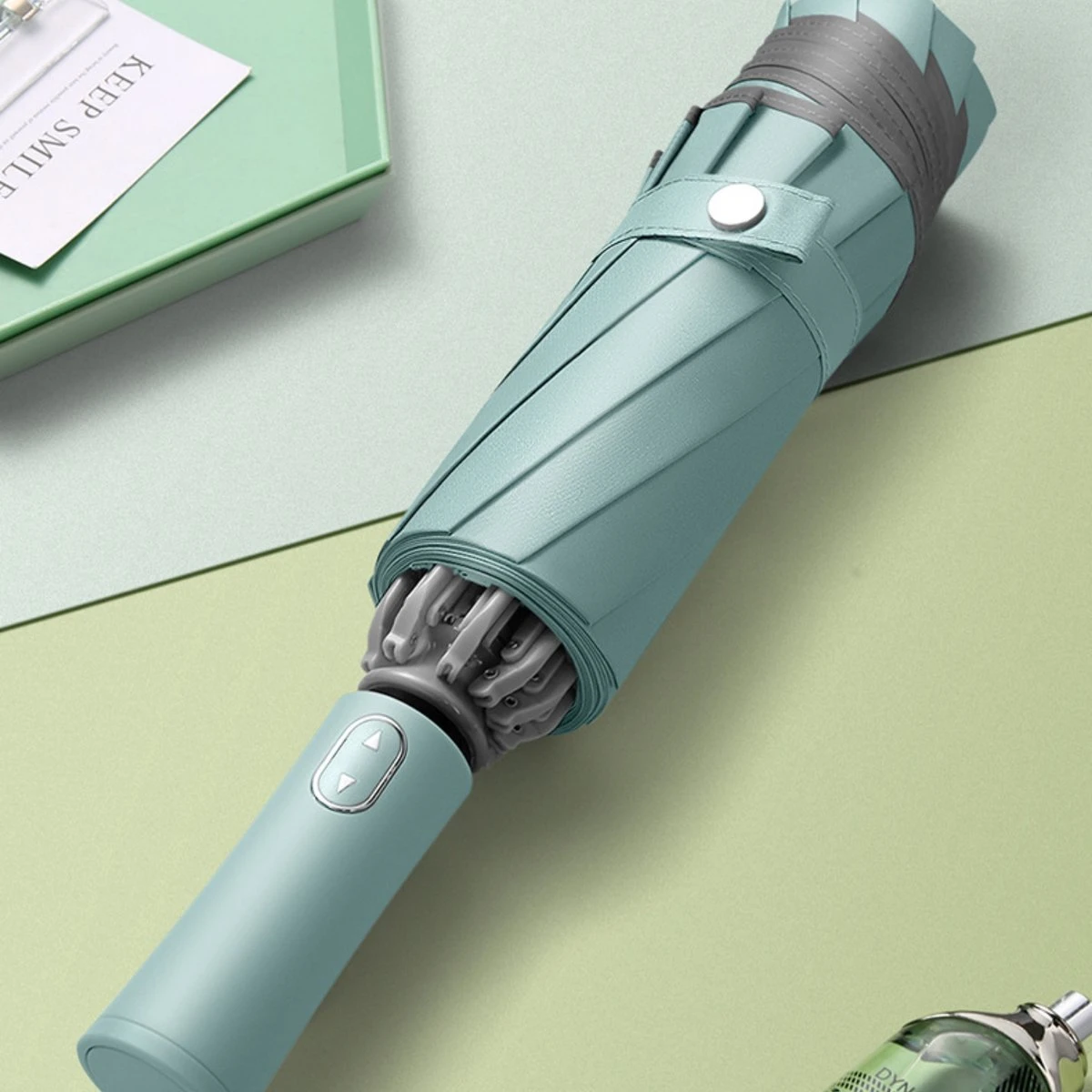 Tamarow™ Automatische Opvouwbare Paraplu - Omgekeerd Design - Windproof - Lichtgewicht - Reflectie - Omgekeerd Design - Licht Groen 7 Tamarow™ Automatische Opvouwbare Paraplu - Omgekeerd Design - Windproof - Lichtgewicht - Reflectie - Omgekeerd Design - Licht Groen - Afbeelding 5