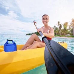 Relaxdays Ocean Pack 5 Liter - Waterdichte Tas - Droogtas - Outdoor Plunjezak - Zeilen - Geel 21 Relaxdays Ocean Pack 5 Liter - Waterdichte Tas - Droogtas - Outdoor Plunjezak - Zeilen - Geel -Bol 1200x1200 726