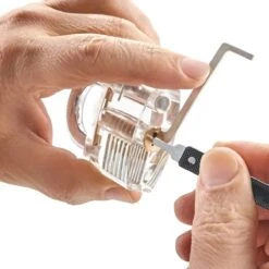 PLAY IT Lockpick Set 32 Delig - 3 Sloten - Incl. Kleine Slot & 3 Opbergzakjes -Bol 1200x1200 793