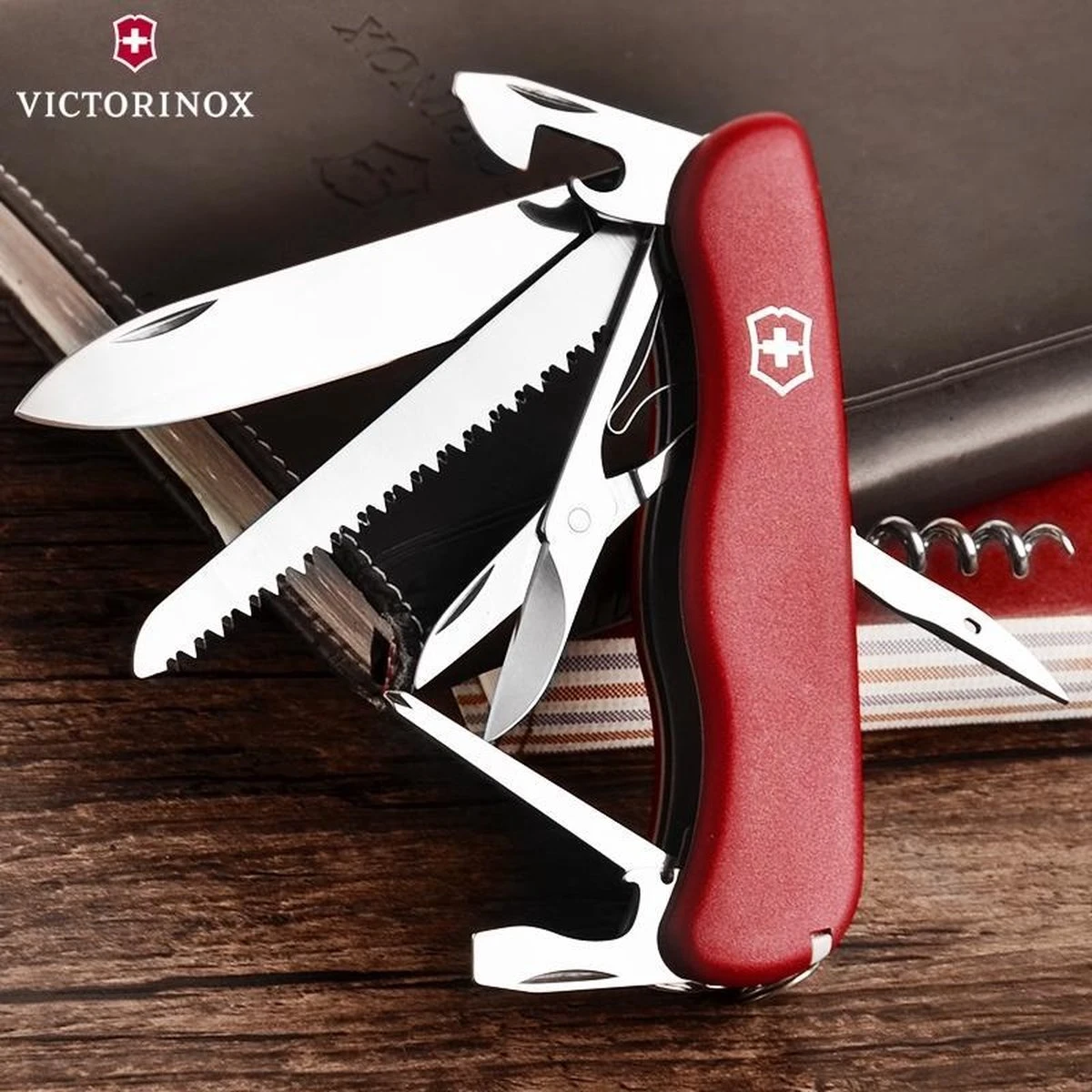 Victorinox Outrider Red Zwitsers Zakmes - 14 Functies - Rood 5 Victorinox Outrider Red Zwitsers Zakmes - 14 Functies - Rood - Afbeelding 3