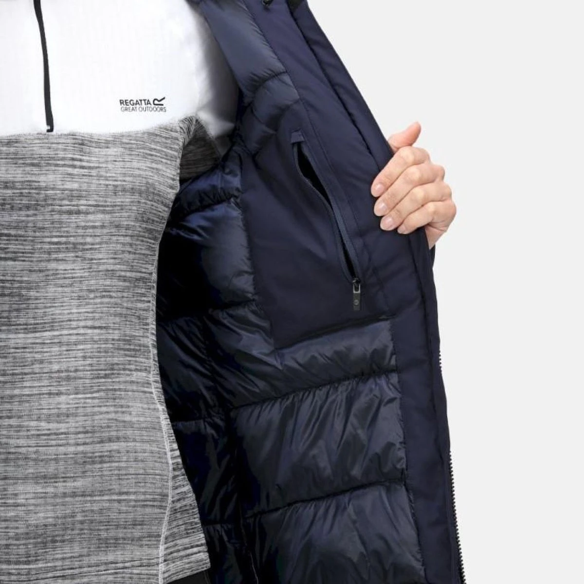 De Regatta Sanda Wandeljas - Outdoorjas - Dames - Waterdicht - Ademend - Marine 4 De Regatta Sanda Wandeljas - Outdoorjas - Dames - Waterdicht - Ademend - Marine - Afbeelding 2