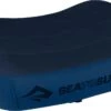 Sea To Summit Aeros Premium - Opblaasbaar Hoofdkussen - Large Navy Blue 2 Sea To Summit Aeros Premium - Opblaasbaar Hoofdkussen - Large Navy Blue -Bol 1200x676 3