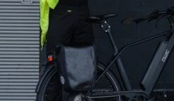 AGU Compact Regenbroek Commuter Heren - Zwart - L 23 AGU Compact Regenbroek Commuter Heren - Zwart - L -Bol 1200x700 7