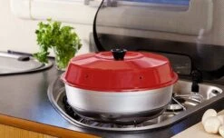 Omnia Camping Oven - Ovens/magnetrons - Rood 8 Omnia Camping Oven - Ovens/magnetrons - Rood -Bol 1200x738 4