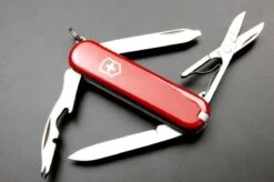 Victorinox Rambler Zakmes 10 Functies Rood 8 Victorinox Rambler Zakmes 10 Functies Rood -Bol 1200x798 4