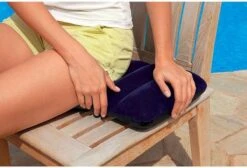 Intex Opblaasbaar Kussen - Hoofdkussen - Reiskussen - Inflatable Travel Pillow - Kampeerkussen - Reis Kussen - 43 X 28 X 9 Cm - Blauw -Bol 1200x815 3