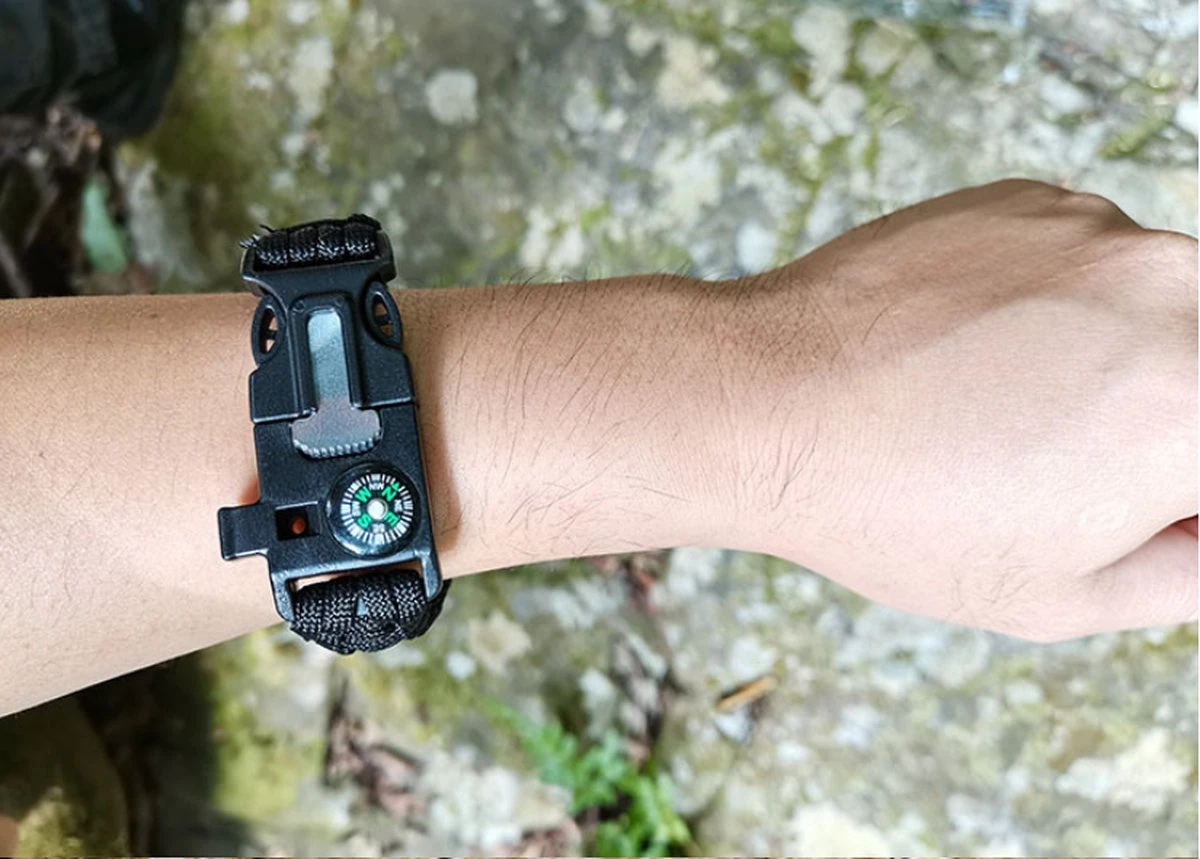 Levabe - Professionele Survival Set Incl Waterfilter - 13-delig - Noodpakket - Camping - Survival - Outdoor - Vuurstrijker - Survival Kit 18 Levabe - Professionele Survival Set Incl Waterfilter - 13-delig - Noodpakket - Camping - Survival - Outdoor - Vuurstrijker - Survival Kit - Afbeelding 16