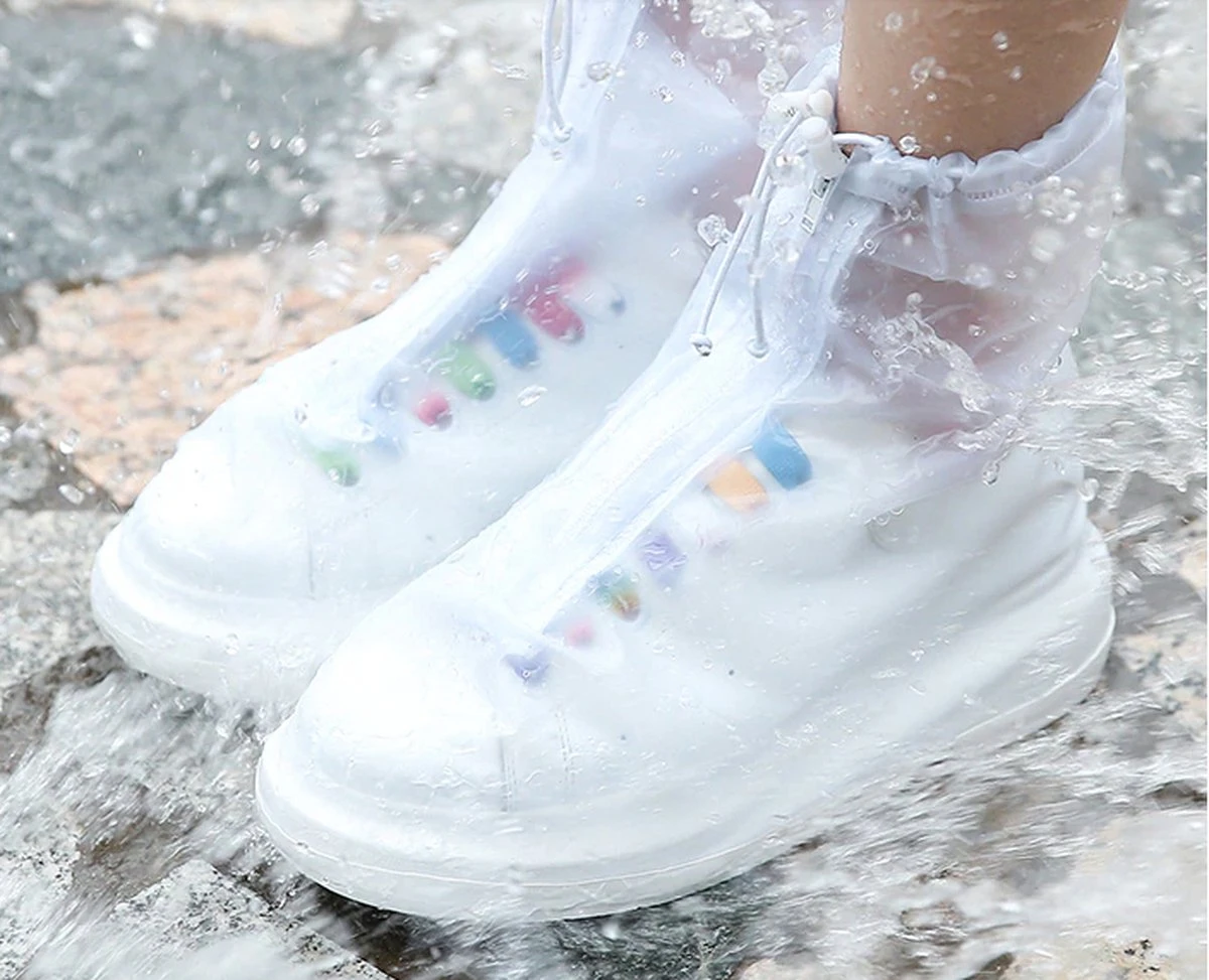 Unisex Waterdichte Overschoenen Met Rits En Aantrekkoord - Maat L 37/38 - Herbruikbaar – Transparant - Anti Slip Regen Overschoen - Schoenhoesjes - Waterdichte Schoenbeschermers - Regenhoes – Schoenovertek - Regenlaarzen 4 Unisex Waterdichte Overschoenen Met Rits En Aantrekkoord - Maat L 37/38 - Herbruikbaar – Transparant - Anti Slip Regen Overschoen - Schoenhoesjes - Waterdichte Schoenbeschermers - Regenhoes – Schoenovertek - Regenlaarzen - Afbeelding 2