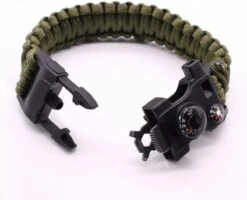 LOUZIR 15 In 1 Paracord Survival Armband - Camouflage - Handige & Comfortabele Reisgadget Met 15 Functies! - Stoere Survival Multi Tool - Multi Tool - Inclusief Magnesium Vuurstarter -Bol 1200x974 2