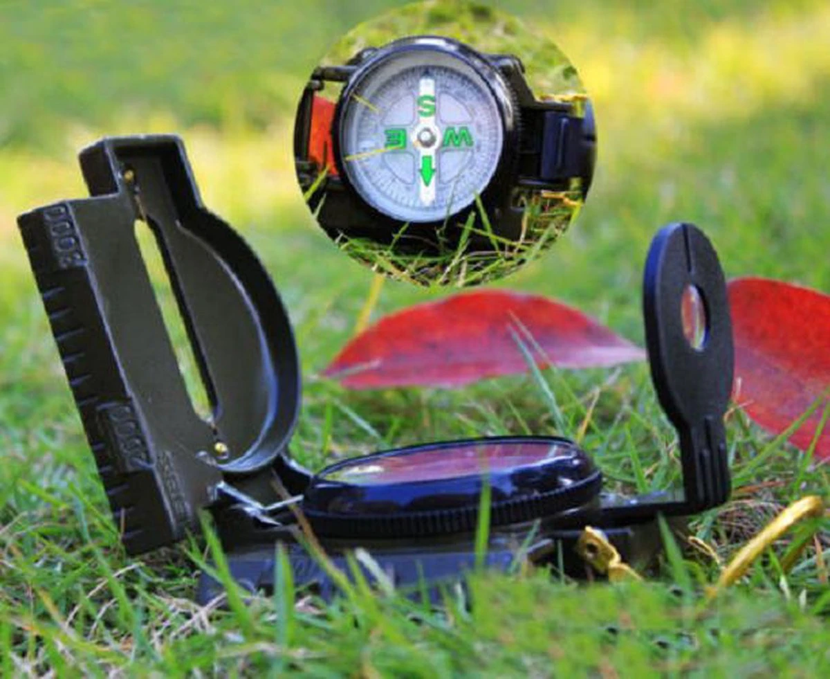 Professionele Metalen Kompas MILITAIR, Met Nachtmodus En Temperatuuraanduiding 4 Professionele Metalen Kompas MILITAIR, Met Nachtmodus En Temperatuuraanduiding - Afbeelding 2