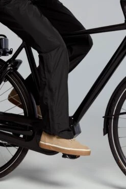 Basil Hoga Regenbroek Unisex - Zwart - Maat M -Bol 800x1200 101