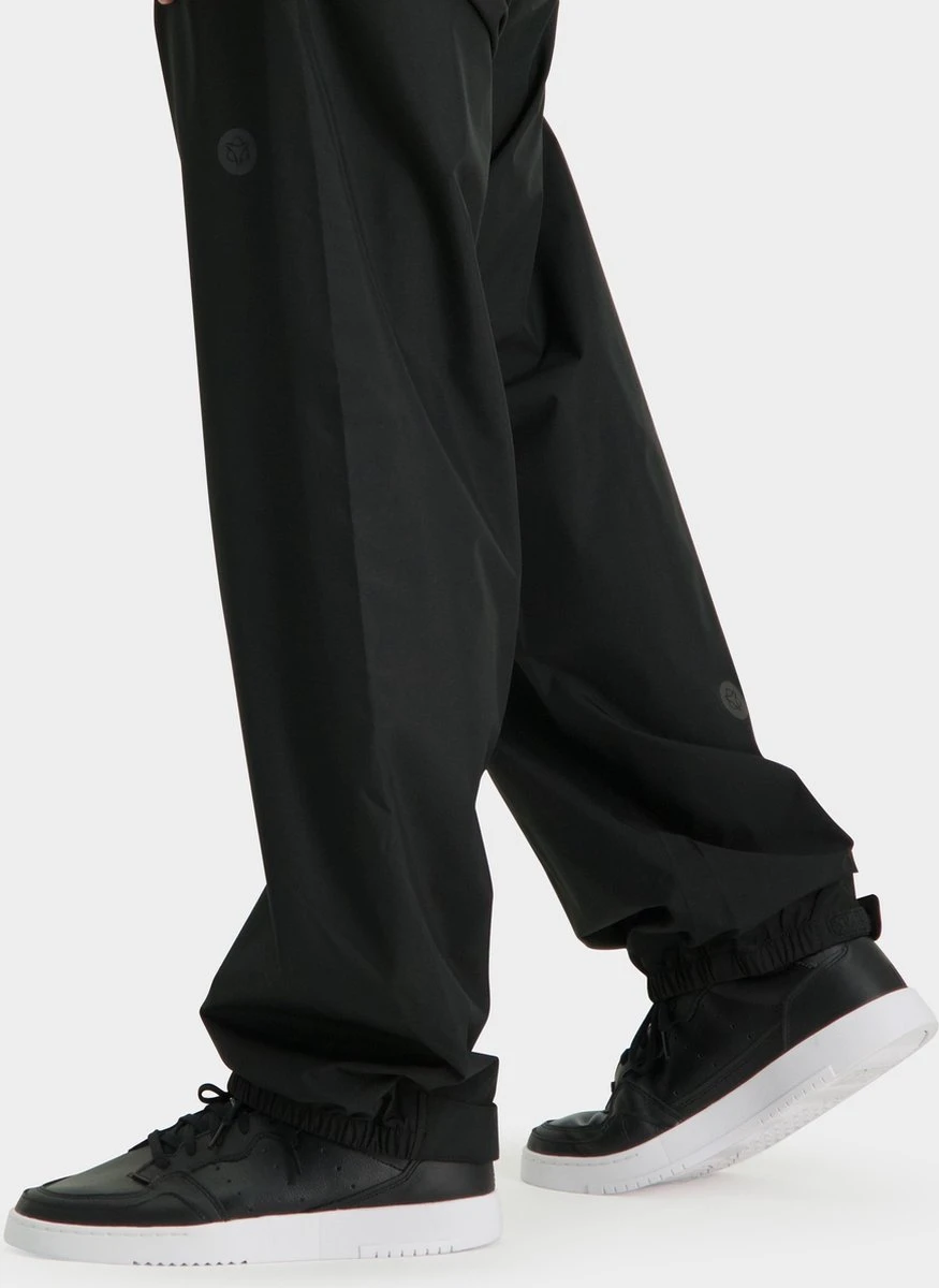 AGU GO Regenbroek Essential Unisex - Zwart - XS - Dames & Heren - Waterdicht & Ademend 11 AGU GO Regenbroek Essential Unisex - Zwart - XS - Dames & Heren - Waterdicht & Ademend - Afbeelding 9